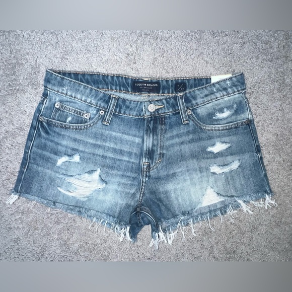 NWT Lucky Brand The Cut Off Distressed Jean Shorts Size 6/28 - Picture 9 of 9